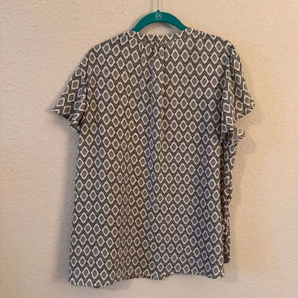 Maurices Patterned Blouse Size XL - Picture 3 of 3